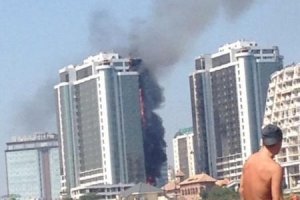 В Одессе масштабный пожар охватил высотный дом