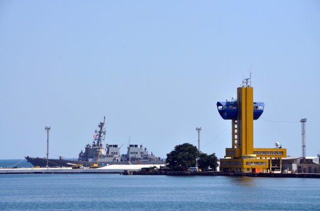В Одессу прибыл эсминец США для участия в военных учениях Sea Breeze 2015