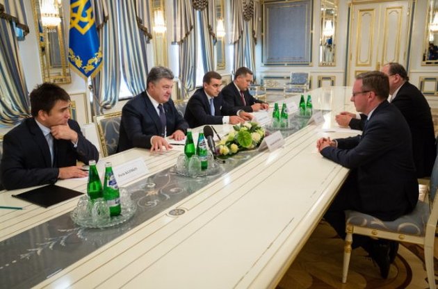 Порошенко запросив президента Польщі відвідати Україну