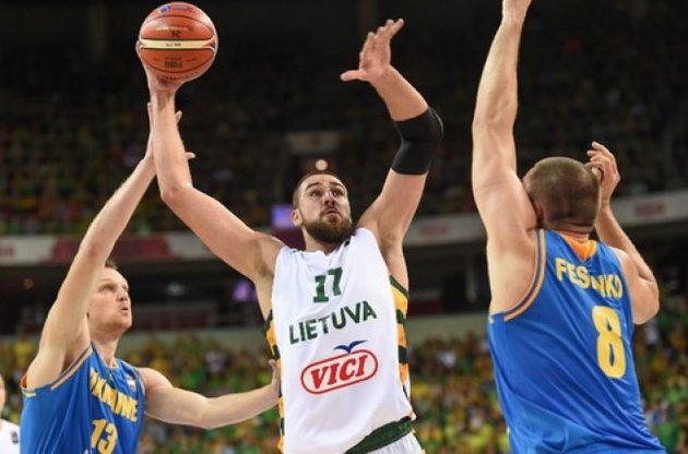 Сборная Украины минимально проиграла Литве в стартовом матче Евробаскета