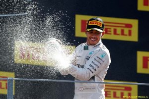 Формула-1: Гран-при Италии завершился очередной победой Хэмилтона
