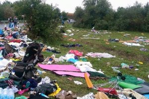 Після проходу мігрантів в Угорщині залишилися купи сміття