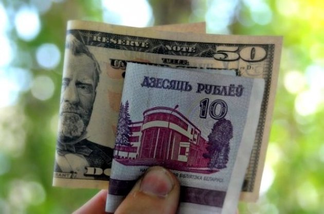 Обвал рубля підігріває страхи перед початком кредитної кризи в Росії – FT