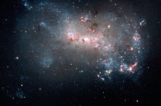 Европейское космическое агентство опубликовало фото галактических стен между Магеллановыми облаками
