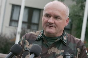 Міністр оборони Угорщини подав у відставку через мігрантів