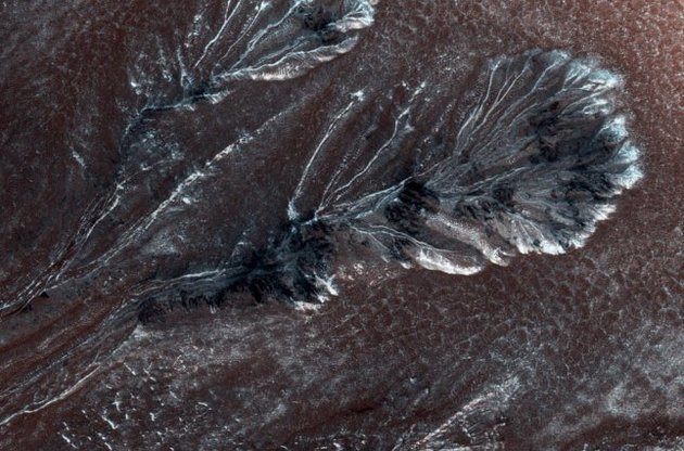 Каналы на Марсе были порождены гигантскими подземными реками - ученые