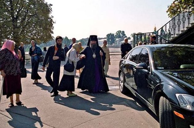 Інтерес до "мерседеса" священика УПЦ Московського патріархату – свідоцтво одержимості дияволом