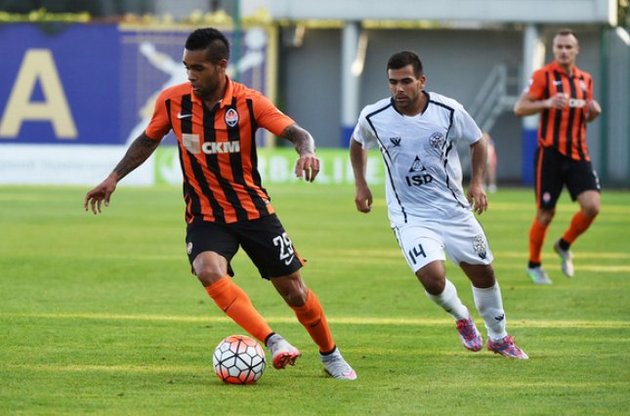 Тейшейра возглавляет гонку бомбардиров