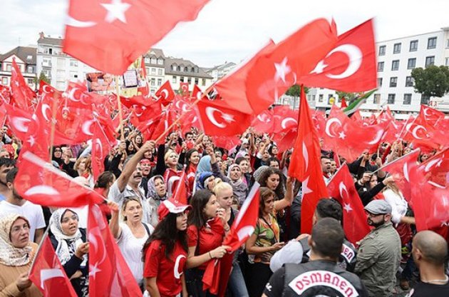 В Турции на антитеррористический митинг вышли 100 тысяч человек