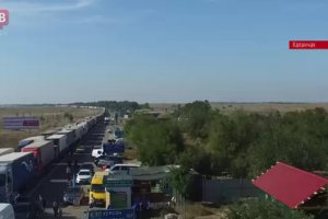 Блокаду Крыма сняли на видео с беспилотника