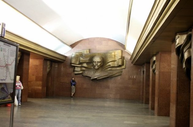 В Киеве до сих пор не ликвидированы 12 памятников Ленину и барельеф на Театральной