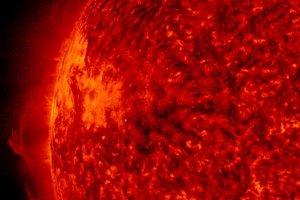 NASA опубликовало фотографию "жуткого" солнечного протуберанца
