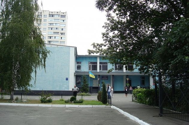 В киевской гимназии обнаружили превышение норм формальдегида, фенола и аммиака в 3-6 раз
