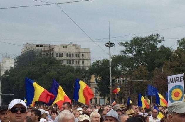 Протестувальники в Кишиневі мають намір звільнити країну від "хунти"