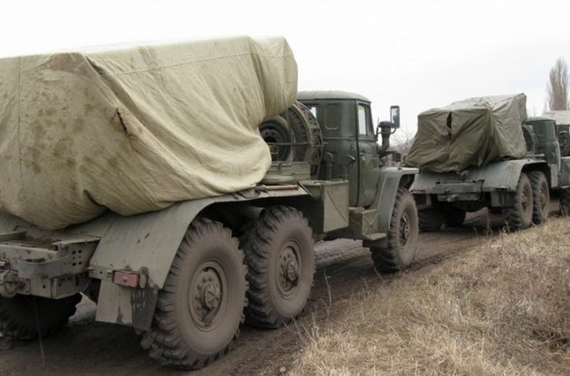 Двухсуточная тишина позволила начать двусторонний процесс отвода техники и вооружения в зоне АТО