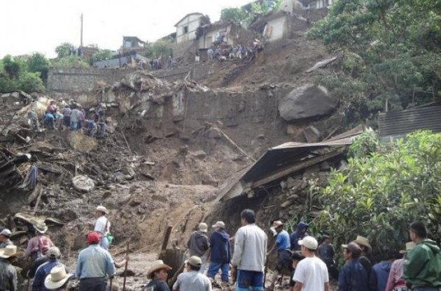 У Гватемалі кількість загиблих у результаті сходу зсуву перевищила 160 осіб