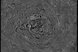ESA опублікувало знімок північного полюса Місяця