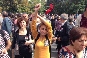В Анкаре проходит митинг в память о жертвах субботнего теракта