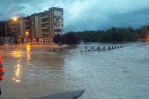 Жертвами масштабного наводнения в Италии стали два человека