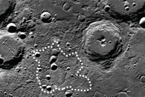 Планетологи виявили величезний вулканічний курган на південному полюсі Місяця
