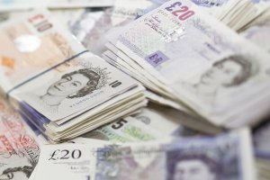 Фінансова система Великобританії використовується для відмивання "брудних грошей" - Guardian
