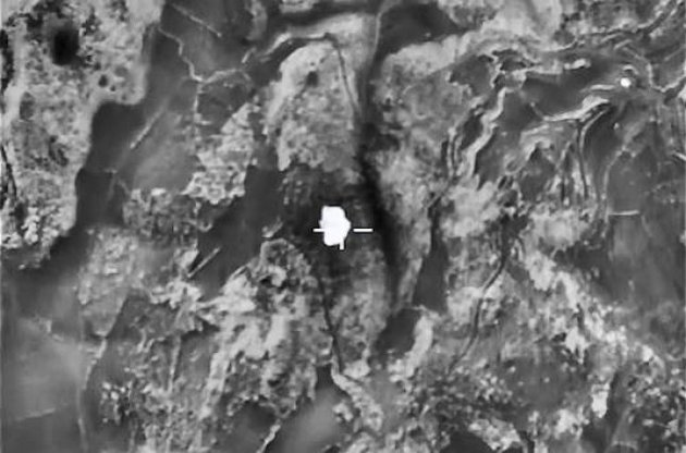 Минобороны РФ опубликовало видео бомбежки складов и бункеров ИГ в Сирии