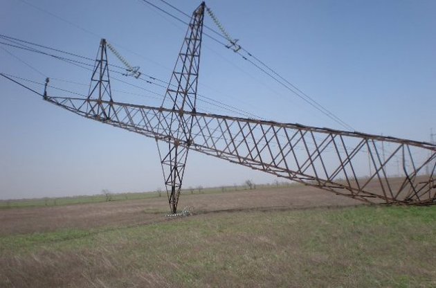 На Херсонщині підірвали ще одну електроопору для подачі електроенергії в Крим