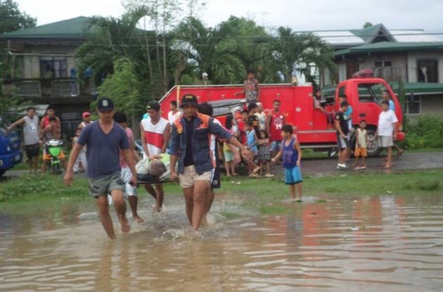 Количество жертв тайфуна Коппу на Филиппинах достигло 58 человек