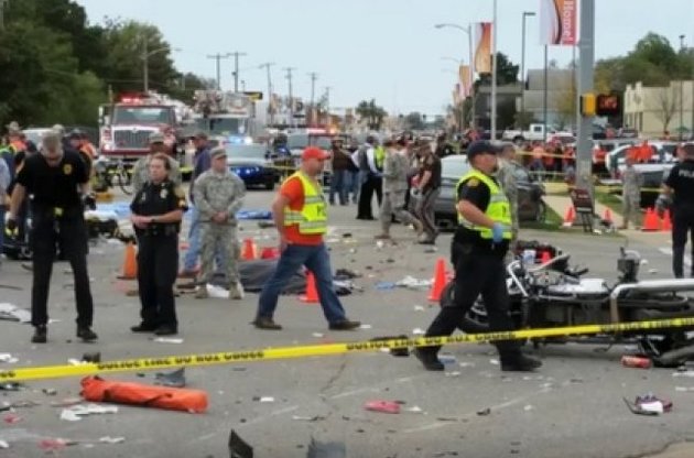 Під час параду в Оклахомі авто врізалось у натовп глядачів: 3 загинули, 22 постраждали