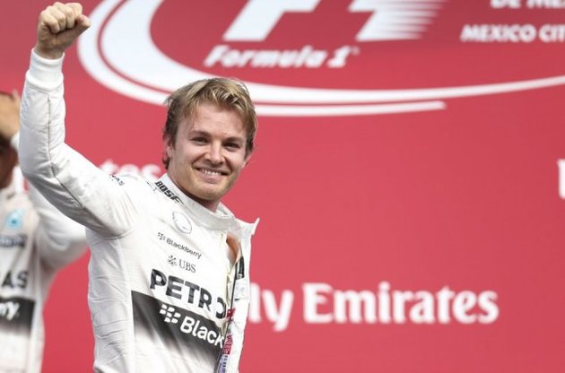 Росберг опередил чемпиона мира