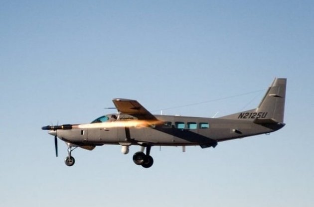 Частный самолет Cessna упал по неустановленной пока причине.