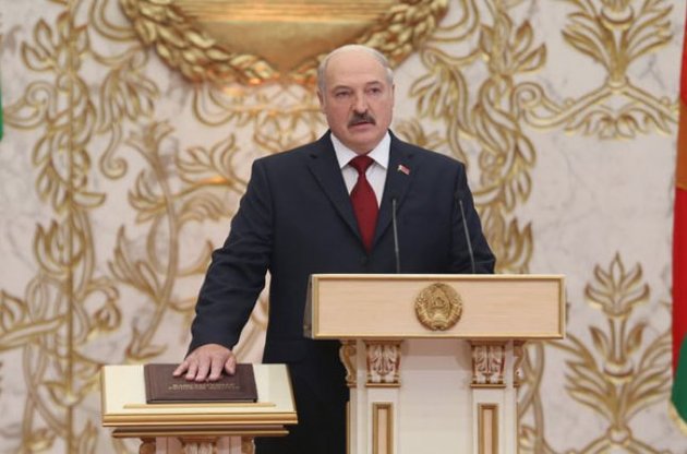 Лукашенко вступил в должность президента и предложил Западу начать с чистого листа