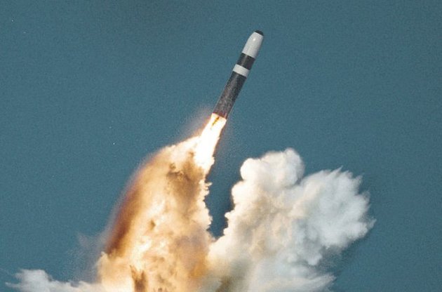 США провели испытания баллистической ракеты Trident II