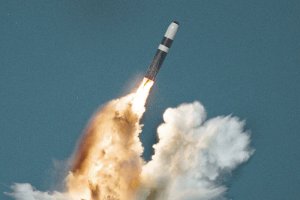 США провели випробування балістичної ракети Trident II