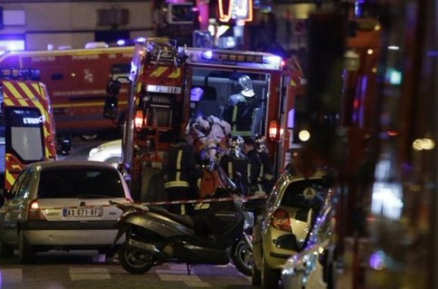 В Париже завершилась операция по освобождению заложников, около 100 человек погибли