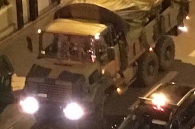 Во Франции мобилизовали 1500 военных