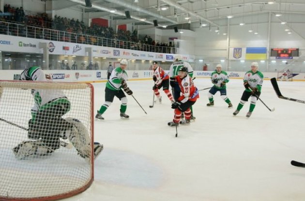 Чемпионат Украины по хоккею: "Донбасс" и "Рапид" устроили драку, "Дженералз" сохранили лидерство