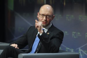 Яценюк попросив у Євросоюзу грошей на доплати українським чиновникам