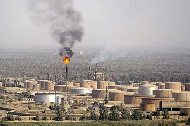 Режимы нефтяных стран потеряли половину своих доходов