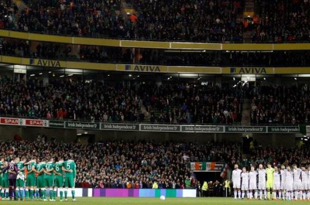 Боснийские болельщики сорвали минуту молчания в память о жертвах теракта в Париже