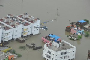 Наводнение на юге Индии унесло жизни более 150 человек