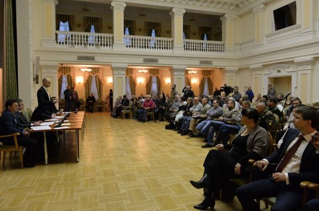 Яценюк солідарний з Порошенком: Майдан продовжується