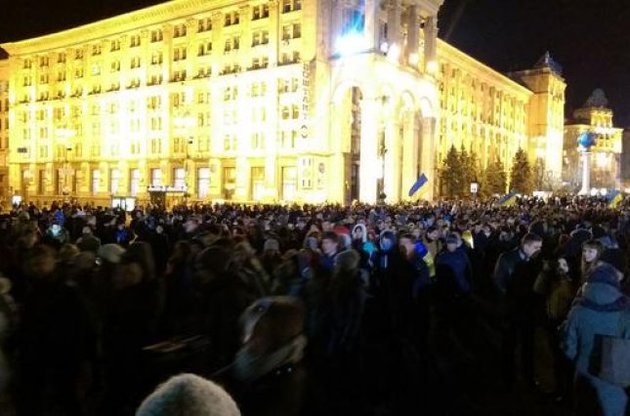На Майдане активисты сорвали концерт по случаю второй годовщины Революции достоинства