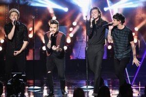 One Direction второй год подряд стали триумфаторами American Music Awards