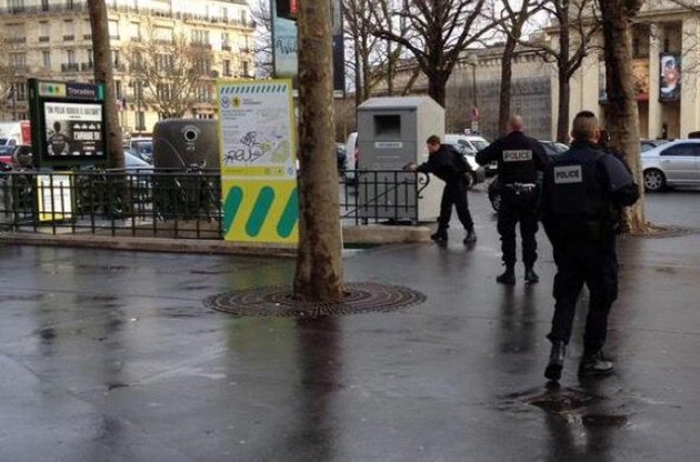У передмісті Парижа виявлено пояс з вибухівкою - ЗМІ