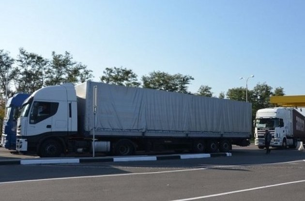 Россия не пускает на свою территорию грузовики из Турции