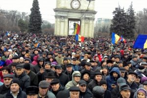 В Молдове прошли многотысячные антиправительственные митинги