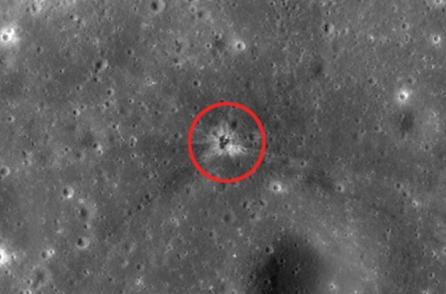 Американський фізик знайшов на Місяці слід від прискорювача місії "Аполлон-16"