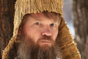 Сибирский художник создал духовную скрепу из ваты