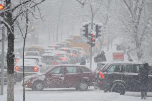 У Київ можуть заборонити в'їзд вантажівок, автомобілістів просять не виїжджати без потреби